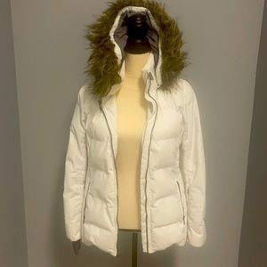 Ladies winter ski jacket by Fera in size 6